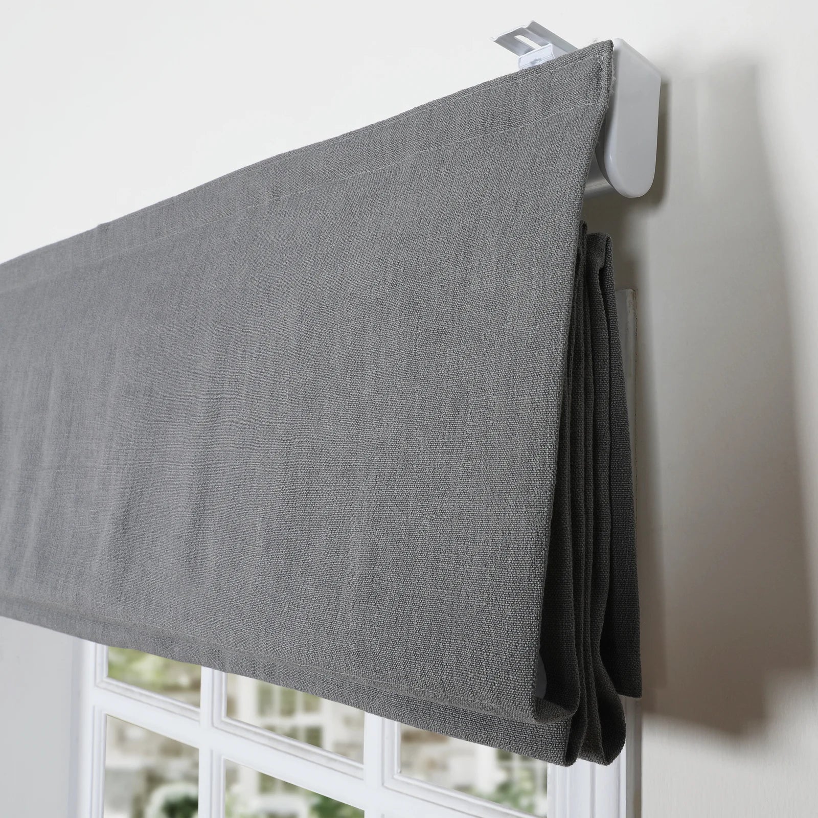 Loomy Motorized Linen Blackout Roman Shade